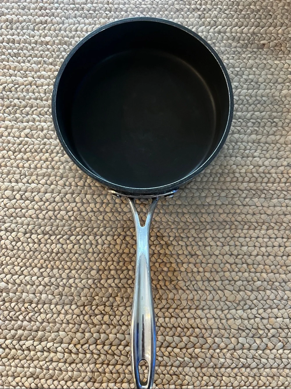 Calphalon Commercial 2 QT Sauce Pan With Lid - Picture 2 of 10